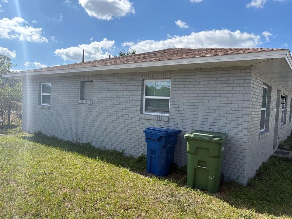 For Sale: $450,000 (6 beds, 0 baths, 2496 Square Feet)