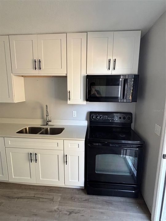 For Sale: $450,000 (6 beds, 0 baths, 2496 Square Feet)