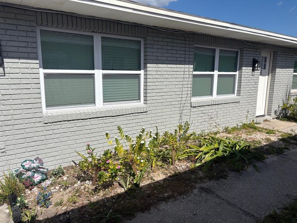 For Sale: $450,000 (6 beds, 0 baths, 2496 Square Feet)