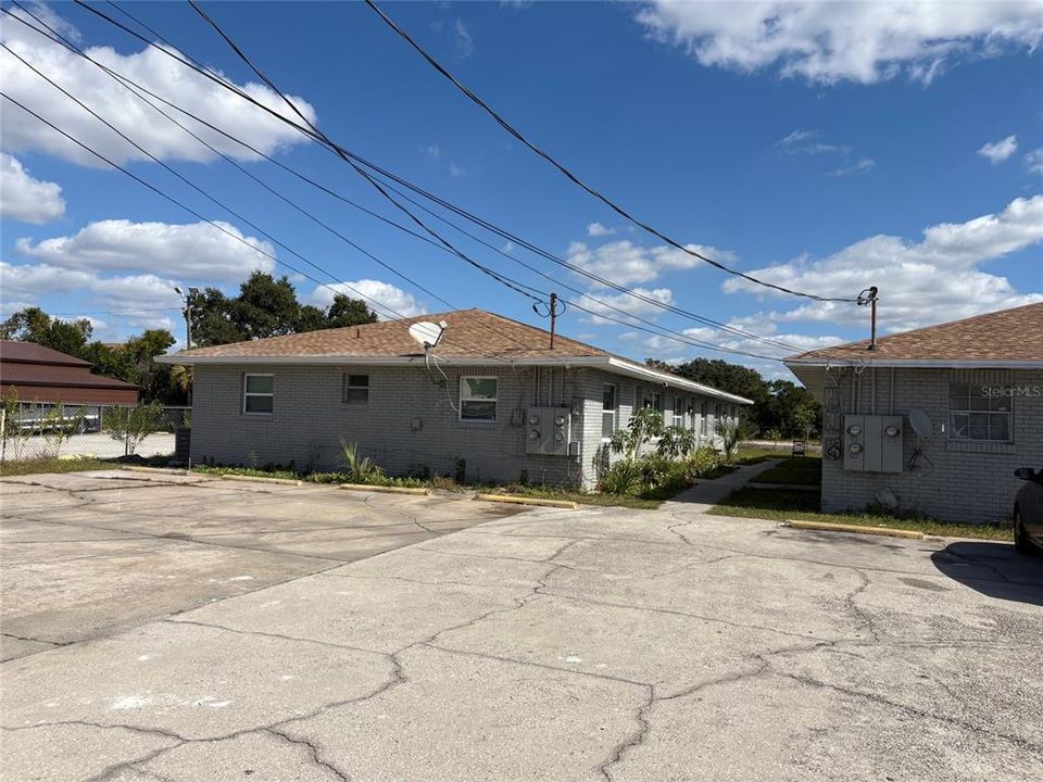 For Sale: $450,000 (6 beds, 0 baths, 2496 Square Feet)