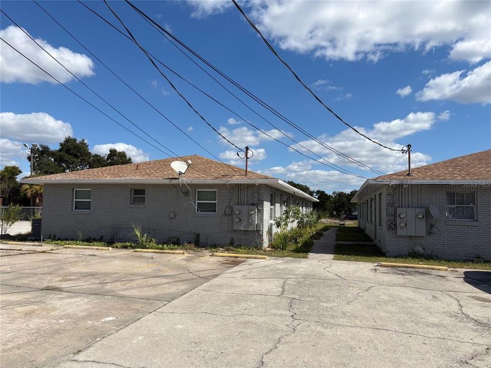 For Sale: $450,000 (6 beds, 0 baths, 2496 Square Feet)