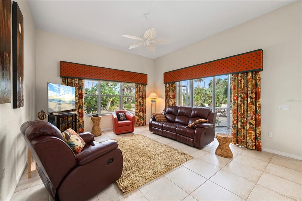 На продажу: $375,000 (3 спален, 2 ванн, 2292 Квадратных фут)