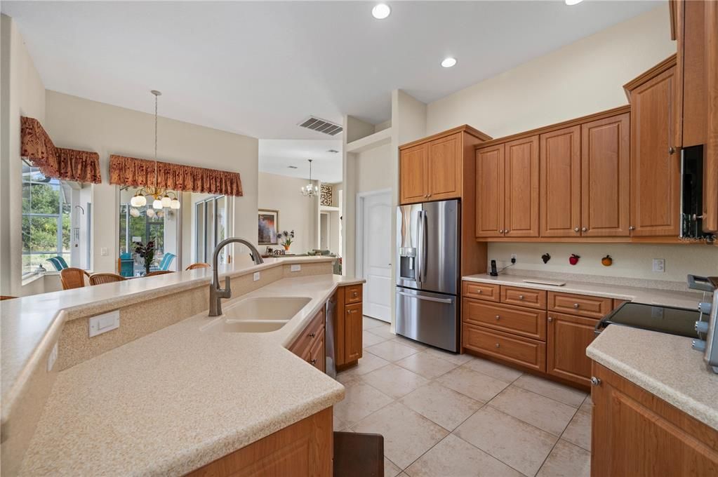 На продажу: $375,000 (3 спален, 2 ванн, 2292 Квадратных фут)