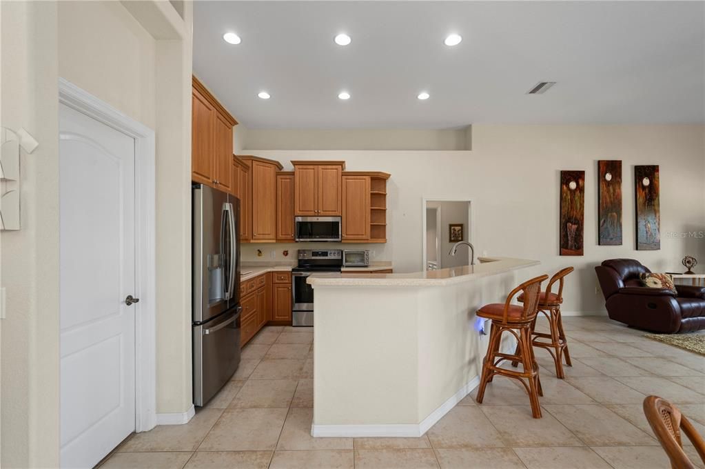 На продажу: $375,000 (3 спален, 2 ванн, 2292 Квадратных фут)