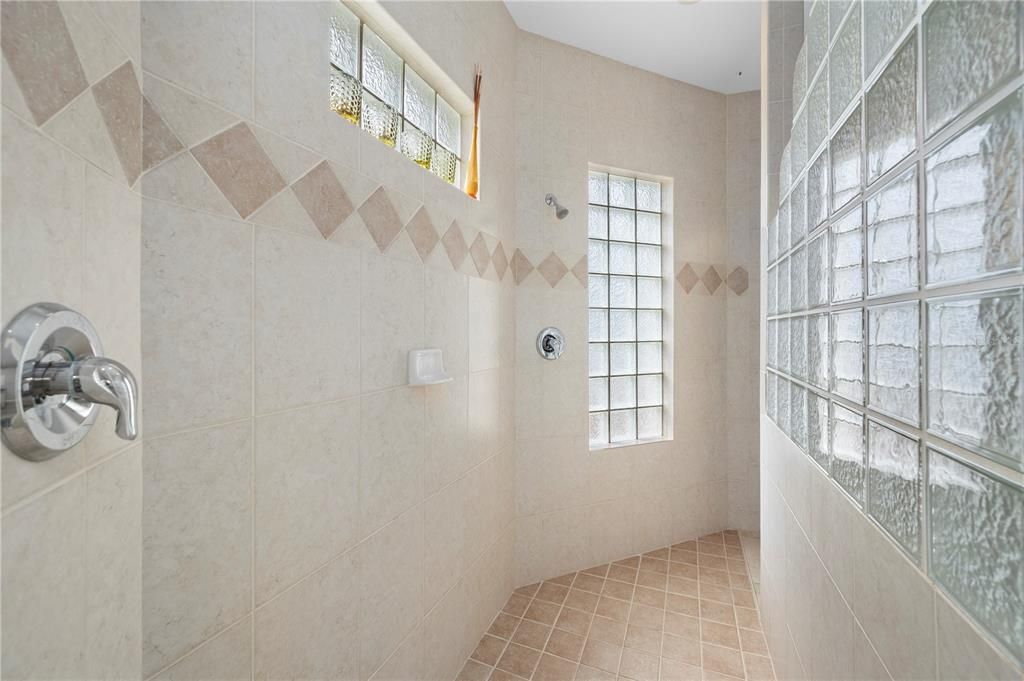 На продажу: $375,000 (3 спален, 2 ванн, 2292 Квадратных фут)