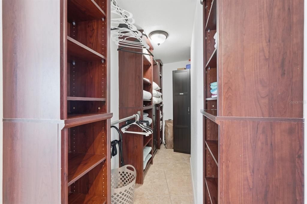 For Sale: $465,000 (2 beds, 2 baths, 1275 Square Feet)