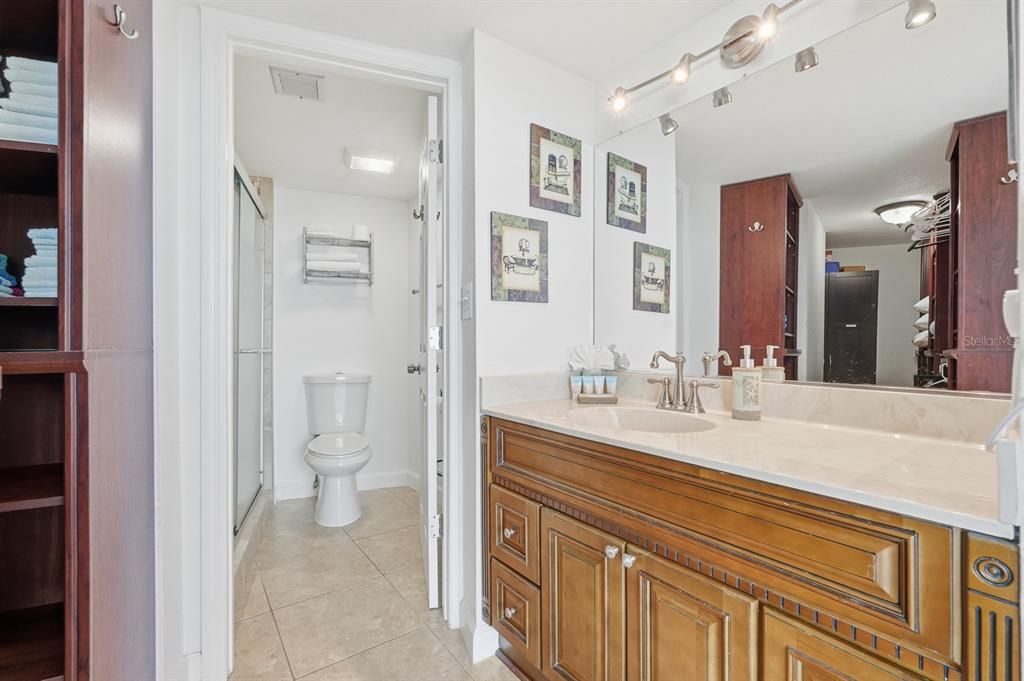 For Sale: $465,000 (2 beds, 2 baths, 1275 Square Feet)