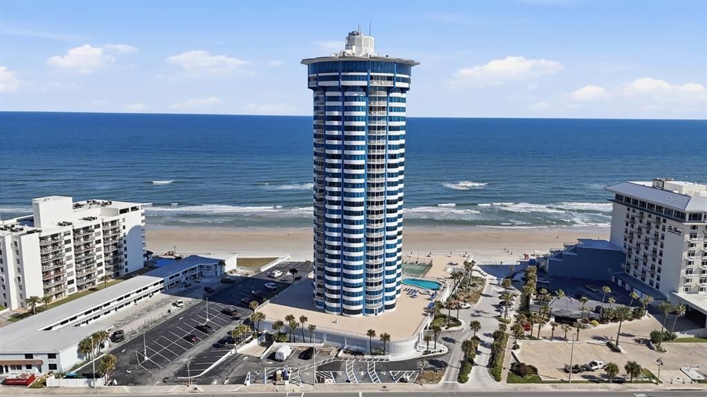 For Sale: $465,000 (2 beds, 2 baths, 1275 Square Feet)