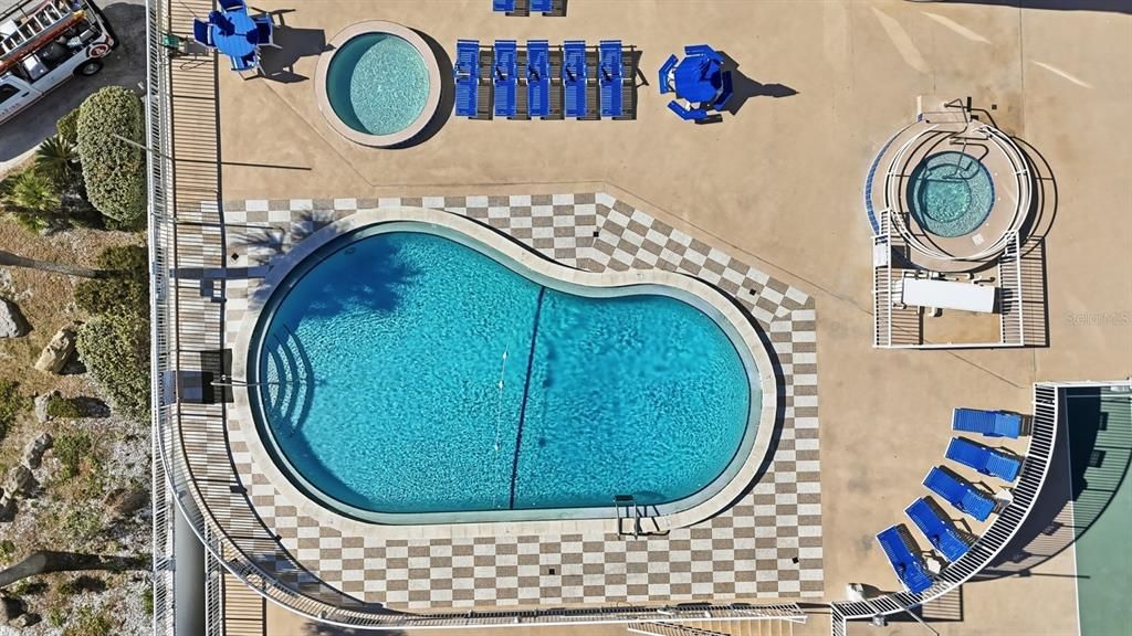 For Sale: $465,000 (2 beds, 2 baths, 1275 Square Feet)