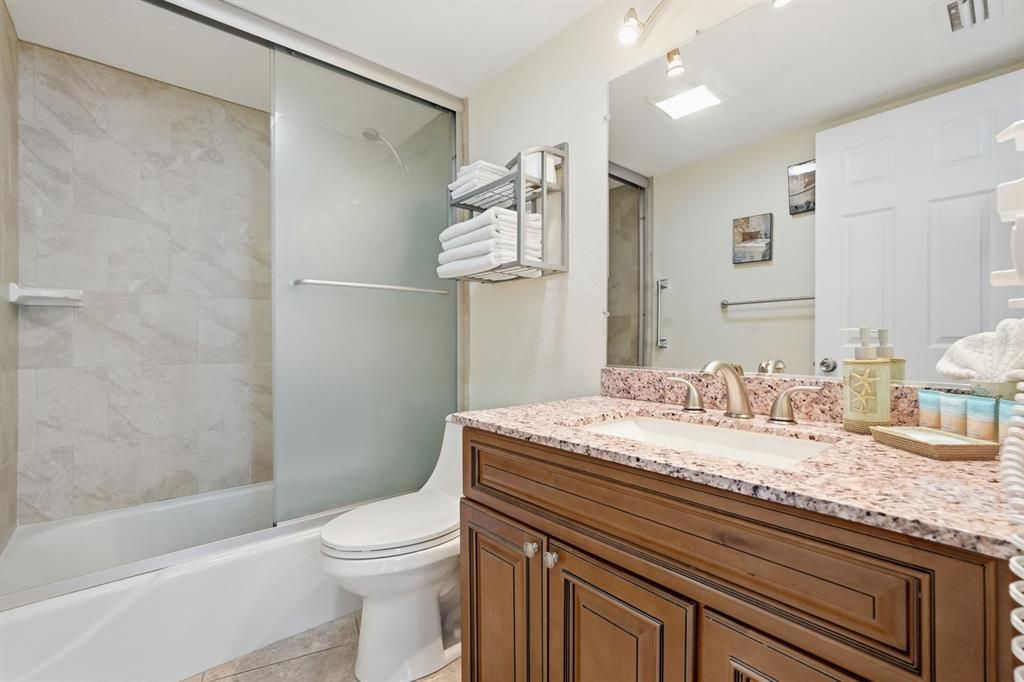 For Sale: $465,000 (2 beds, 2 baths, 1275 Square Feet)