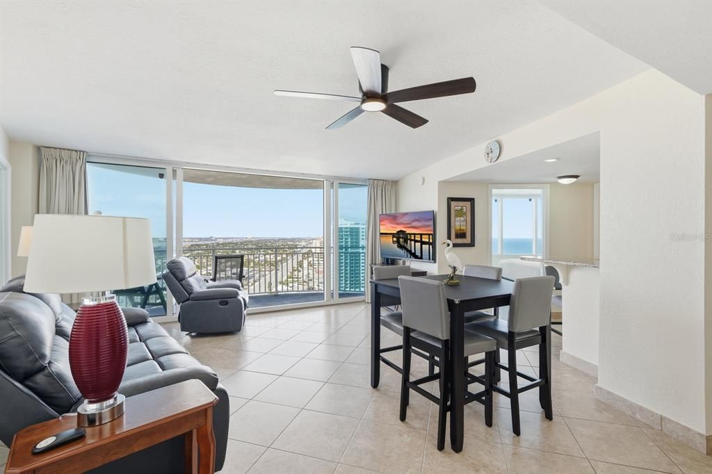 For Sale: $465,000 (2 beds, 2 baths, 1275 Square Feet)