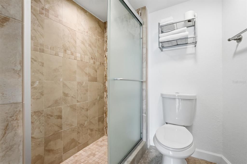 For Sale: $465,000 (2 beds, 2 baths, 1275 Square Feet)