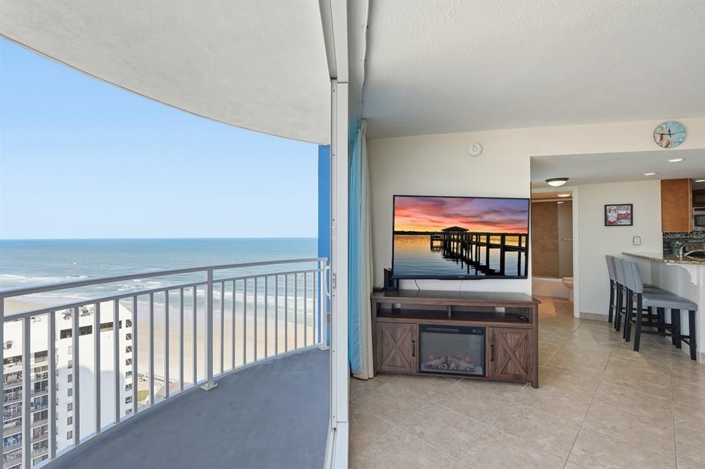 For Sale: $465,000 (2 beds, 2 baths, 1275 Square Feet)