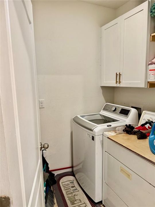 На продажу: $265,000 (4 спален, 2 ванн, 1851 Квадратных фут)