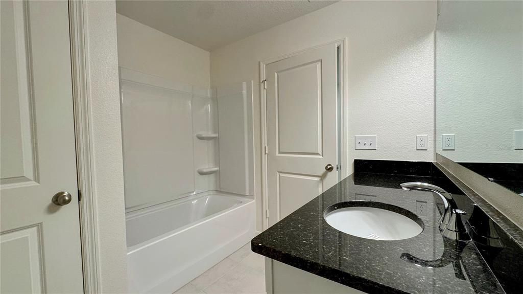 В аренду: $2,750 (4 спален, 2 ванн, 1696 Квадратных фут)