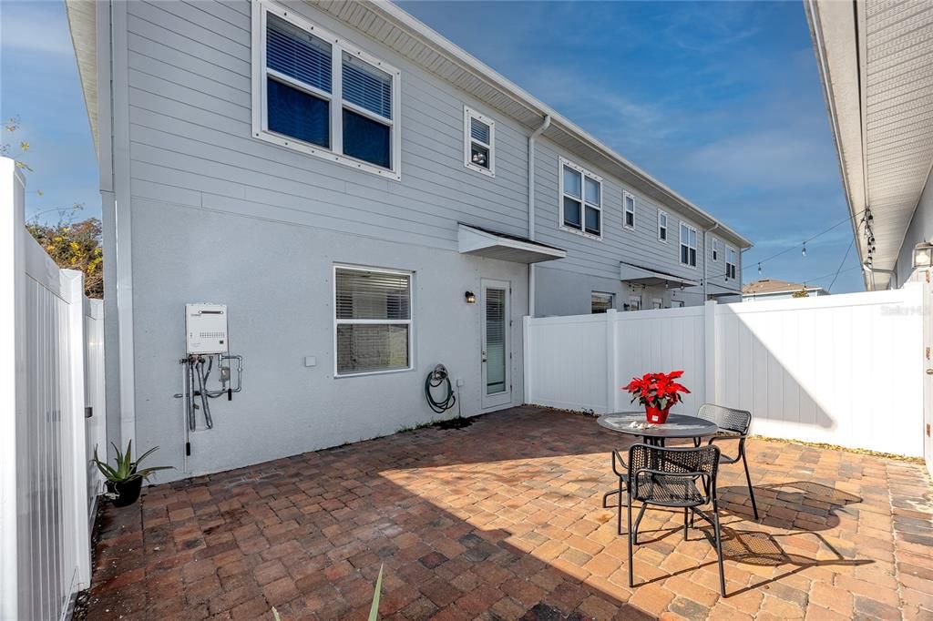 На продажу: $329,000 (3 спален, 2 ванн, 1612 Квадратных фут)