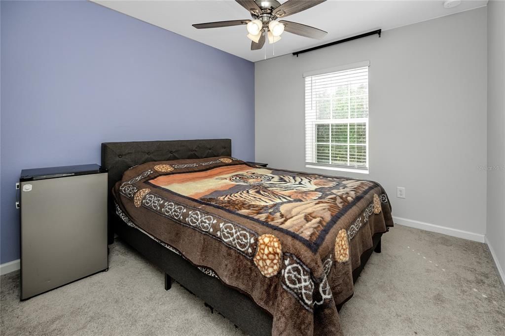 На продажу: $329,000 (3 спален, 2 ванн, 1612 Квадратных фут)