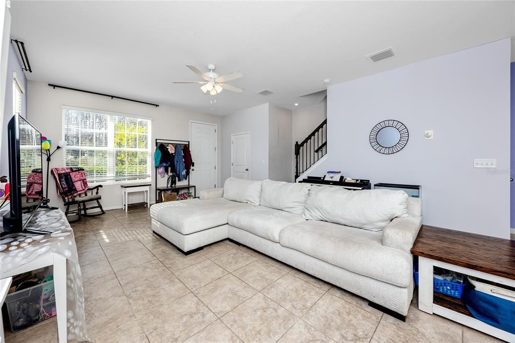 На продажу: $329,000 (3 спален, 2 ванн, 1612 Квадратных фут)