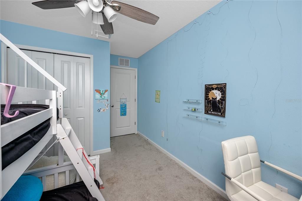 На продажу: $329,000 (3 спален, 2 ванн, 1612 Квадратных фут)