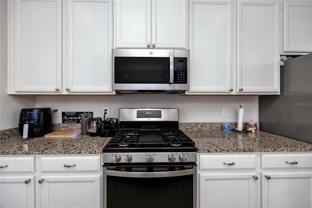 На продажу: $329,000 (3 спален, 2 ванн, 1612 Квадратных фут)