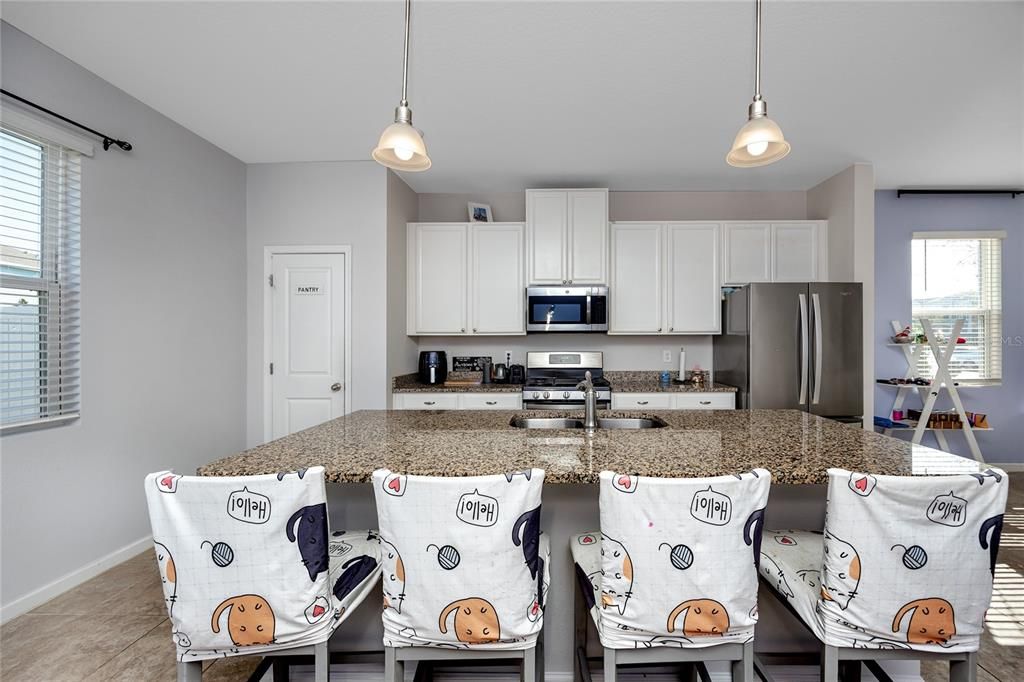 На продажу: $329,000 (3 спален, 2 ванн, 1612 Квадратных фут)