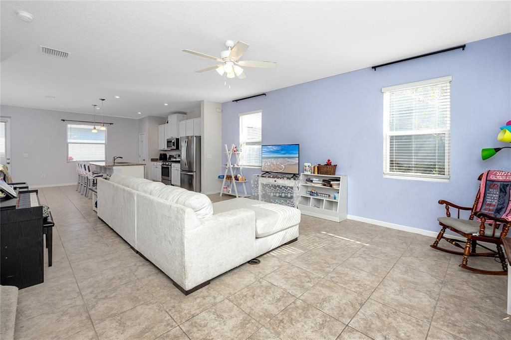 На продажу: $329,000 (3 спален, 2 ванн, 1612 Квадратных фут)