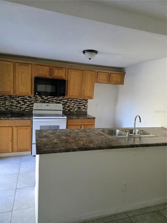 For Rent: $1,850 (2 beds, 2 baths, 1285 Square Feet)