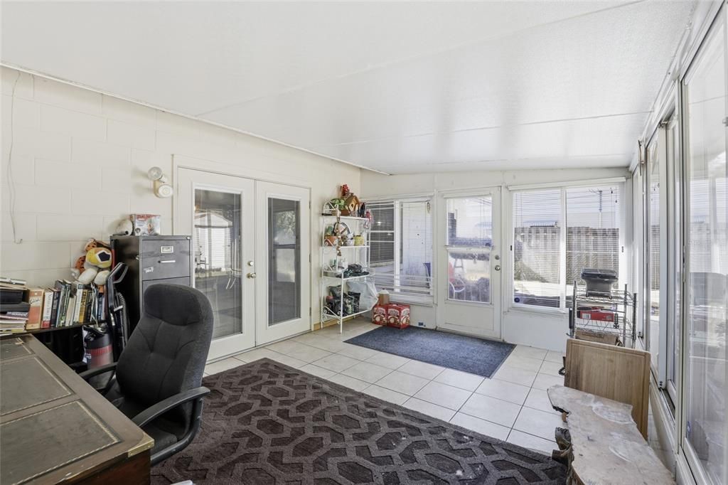 待售: $245,000 (3 贝兹, 2 浴室, 1356 平方英尺)