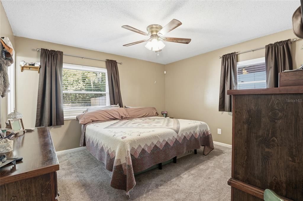 待售: $245,000 (3 贝兹, 2 浴室, 1356 平方英尺)