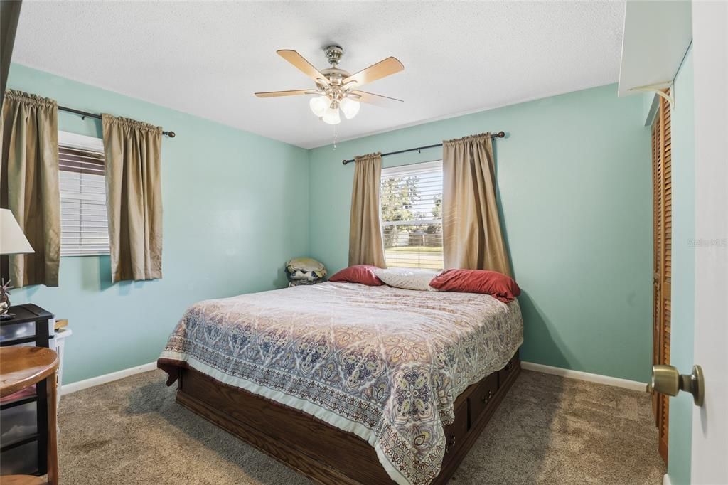 待售: $245,000 (3 贝兹, 2 浴室, 1356 平方英尺)