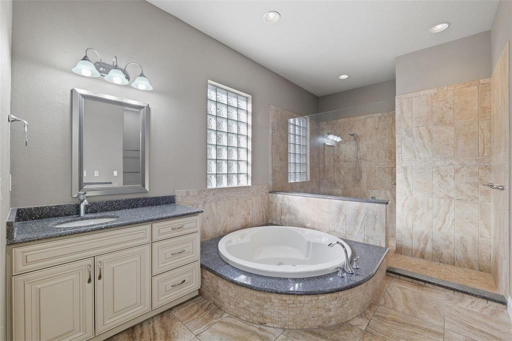 На продажу: $624,900 (3 спален, 3 ванн, 3214 Квадратных фут)