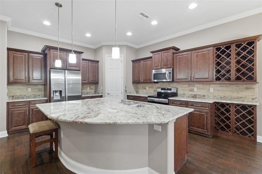 На продажу: $624,900 (3 спален, 3 ванн, 3214 Квадратных фут)