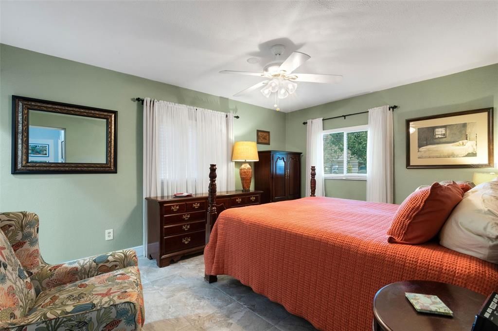 En Venta: $499,000 (3 camas, 2 baños, 1239 Pies cuadrados)