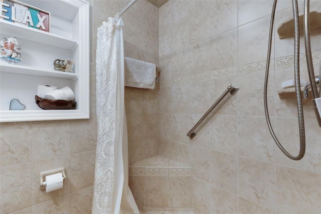 En Venta: $499,000 (3 camas, 2 baños, 1239 Pies cuadrados)