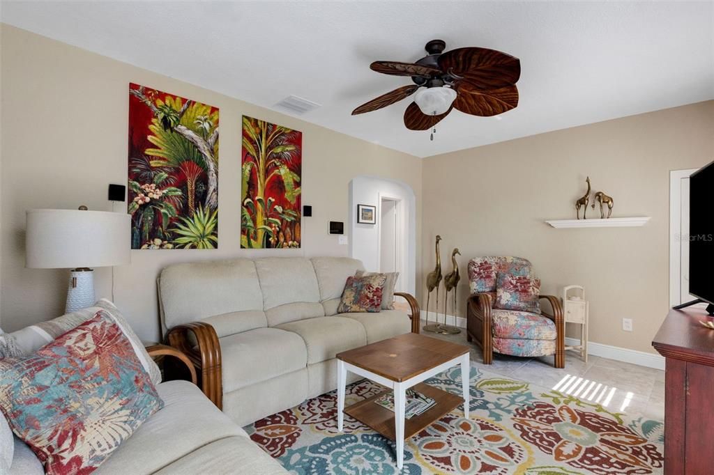 En Venta: $499,000 (3 camas, 2 baños, 1239 Pies cuadrados)