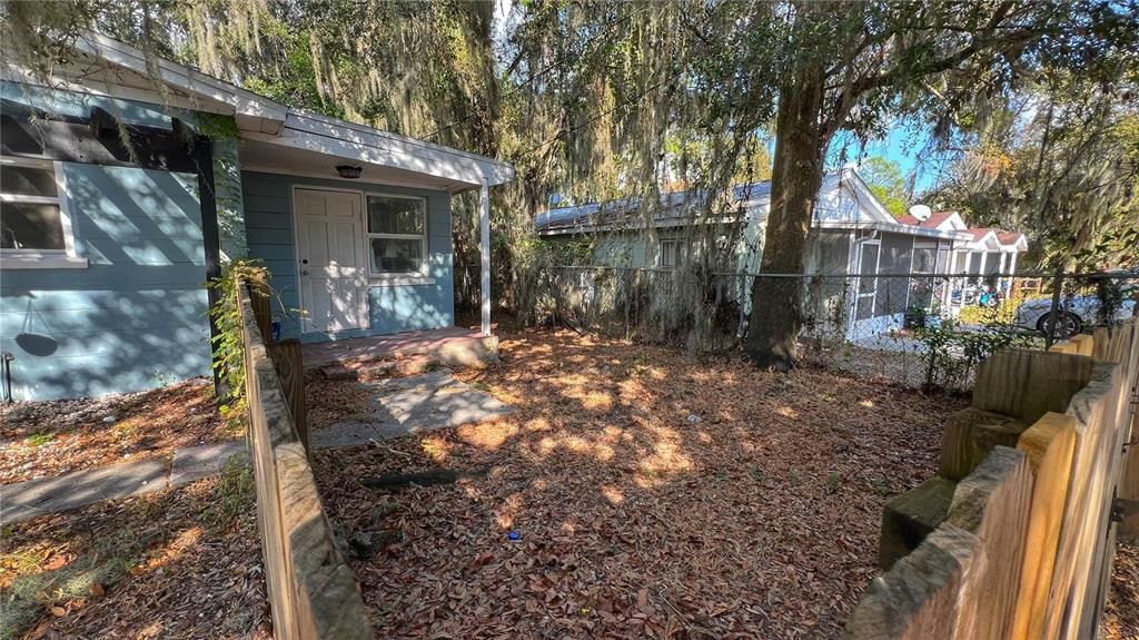 待售: $175,000 (3 贝兹, 1 浴室, 1050 平方英尺)