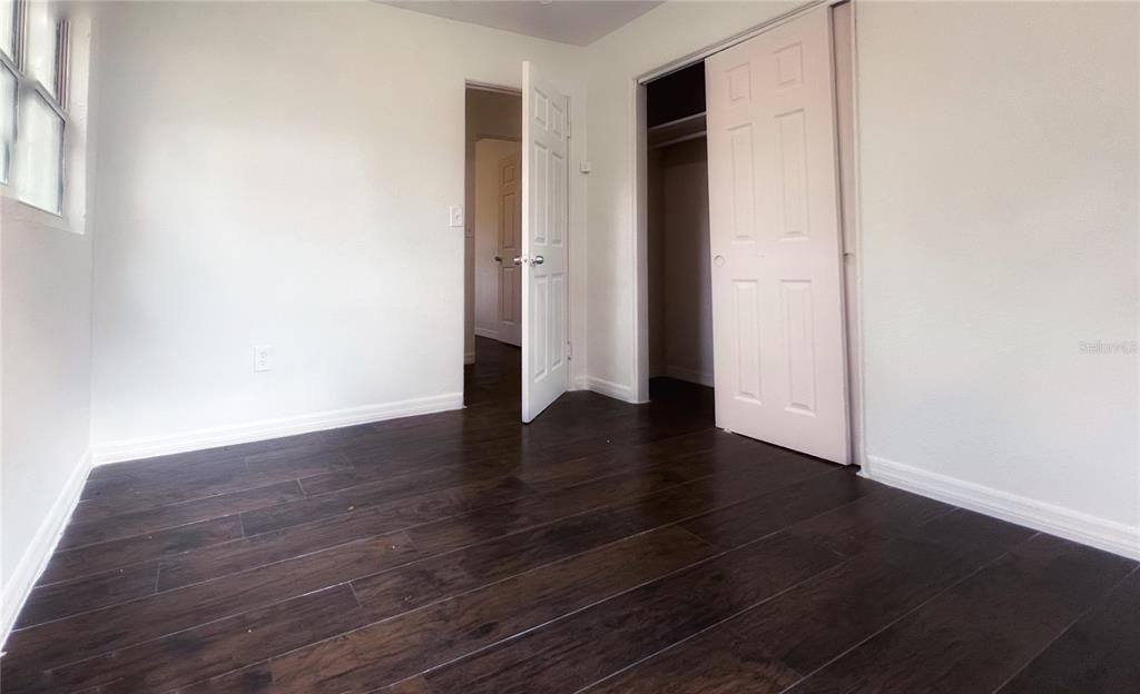 待售: $175,000 (3 贝兹, 1 浴室, 1050 平方英尺)