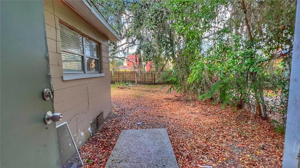 待售: $175,000 (3 贝兹, 1 浴室, 1050 平方英尺)