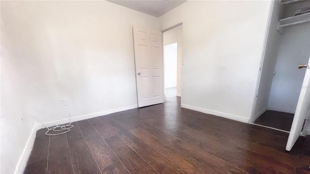 待售: $175,000 (3 贝兹, 1 浴室, 1050 平方英尺)