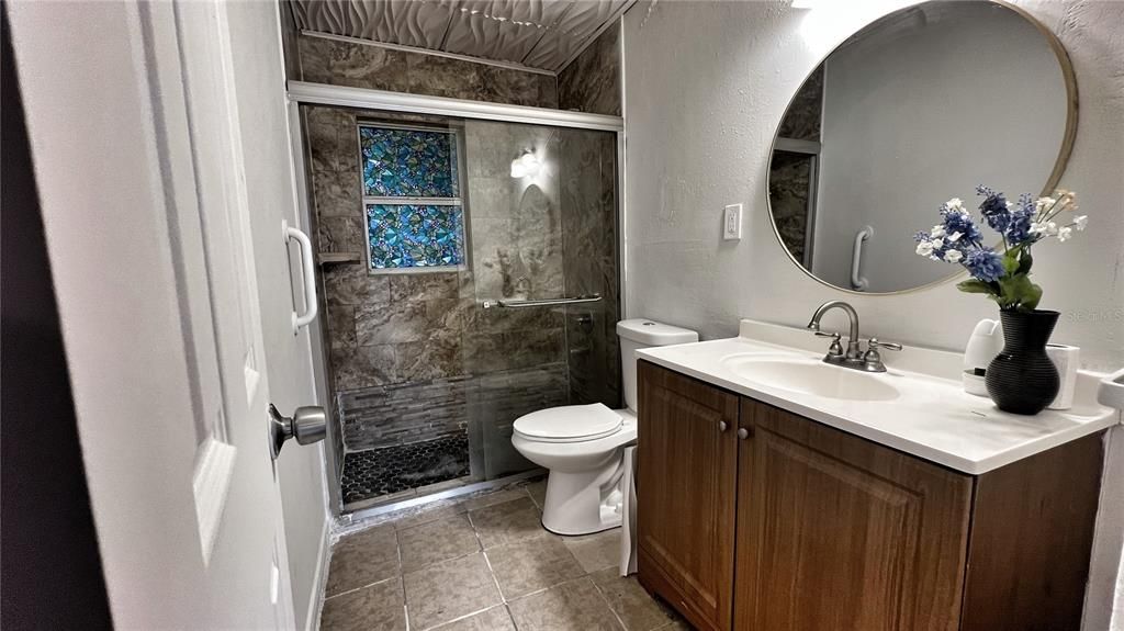 待售: $175,000 (3 贝兹, 1 浴室, 1050 平方英尺)