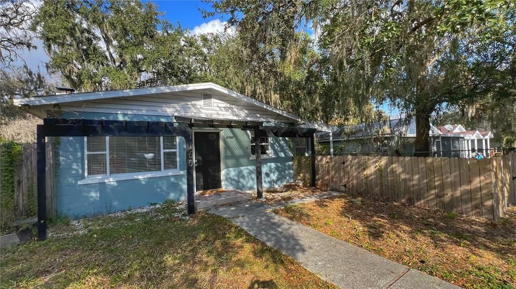 待售: $175,000 (3 贝兹, 1 浴室, 1050 平方英尺)