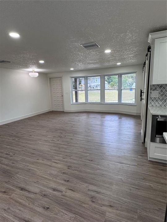 For Rent: $2,950 (3 beds, 2 baths, 2046 Square Feet)