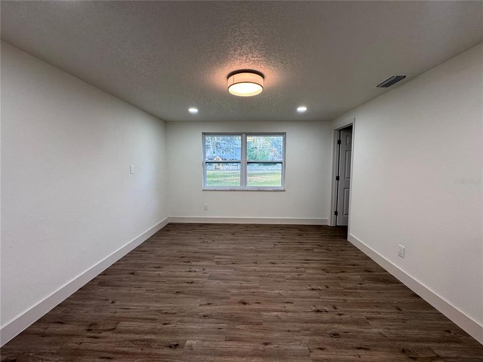 For Rent: $2,950 (3 beds, 2 baths, 2046 Square Feet)