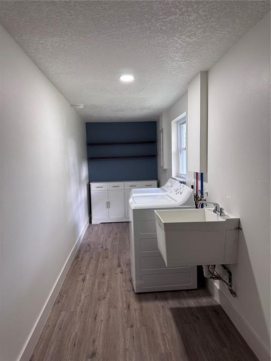 For Rent: $2,950 (3 beds, 2 baths, 2046 Square Feet)