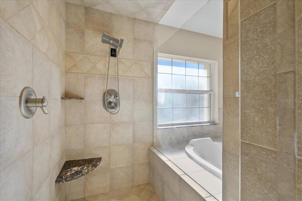 En Venta: $474,900 (3 camas, 2 baños, 3282 Pies cuadrados)