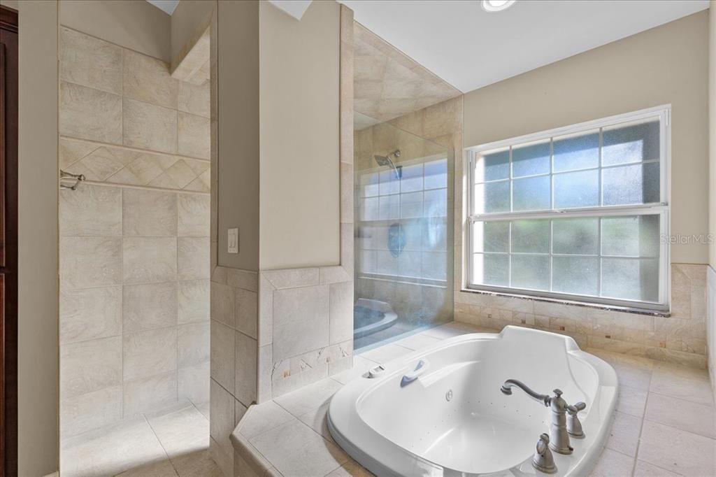 En Venta: $474,900 (3 camas, 2 baños, 3282 Pies cuadrados)