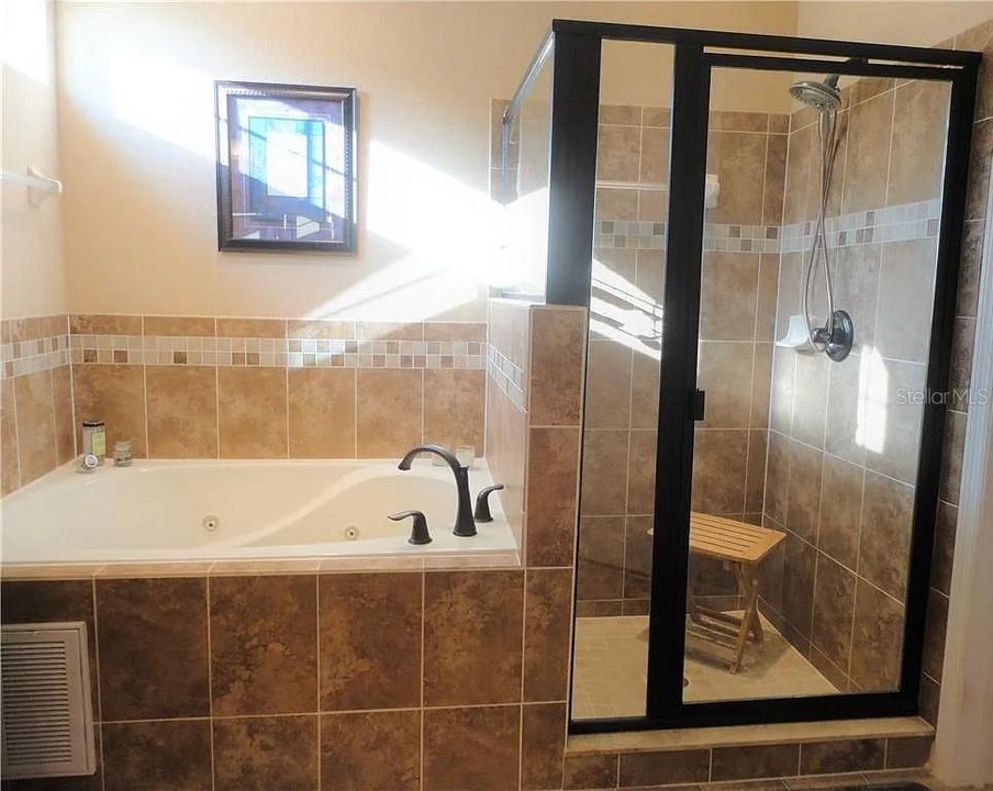 For Sale: $315,000 (3 beds, 2 baths, 1683 Square Feet)