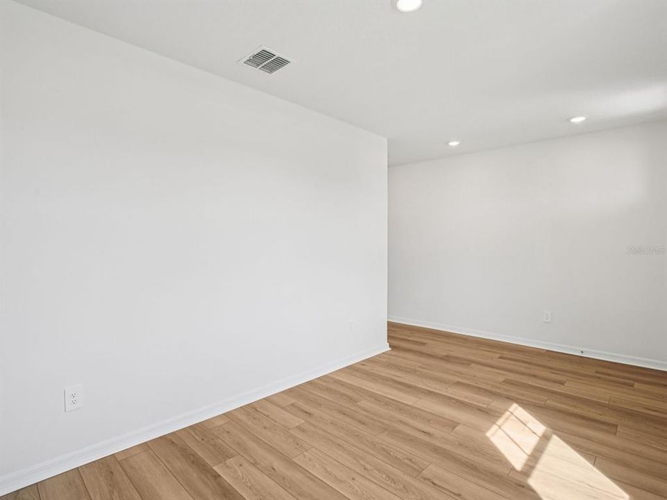 En Venta: $453,235 (4 camas, 2 baños, 2503 Pies cuadrados)