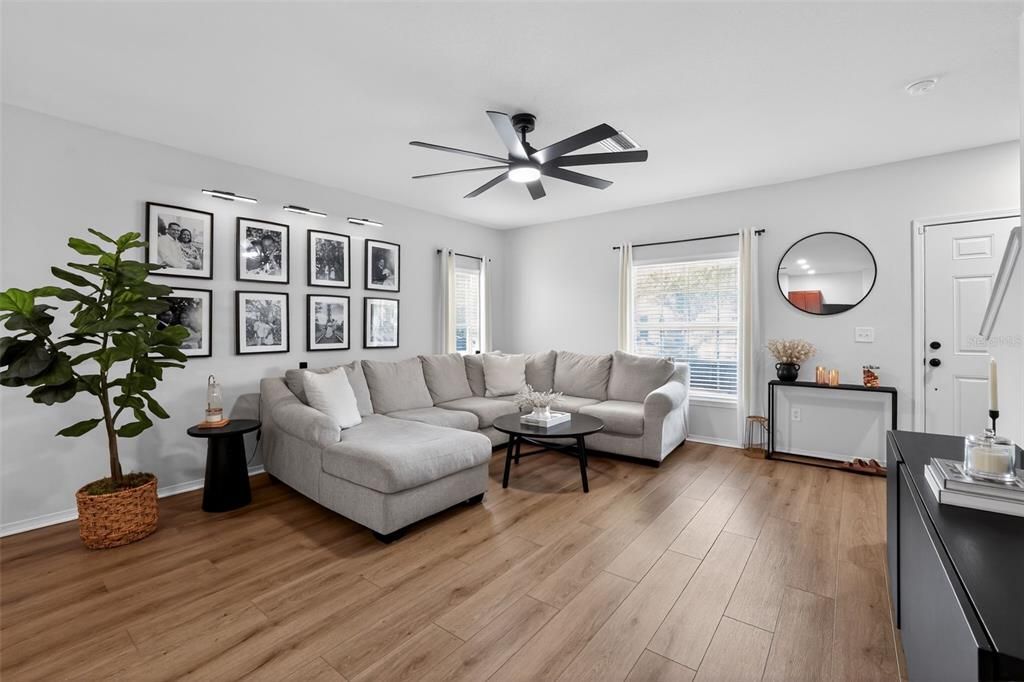 待售: $219,900 (2 贝兹, 2 浴室, 1280 平方英尺)