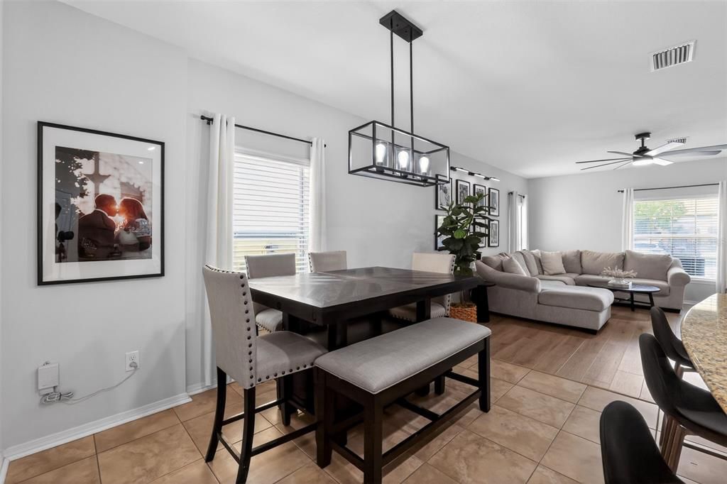 待售: $219,900 (2 贝兹, 2 浴室, 1280 平方英尺)